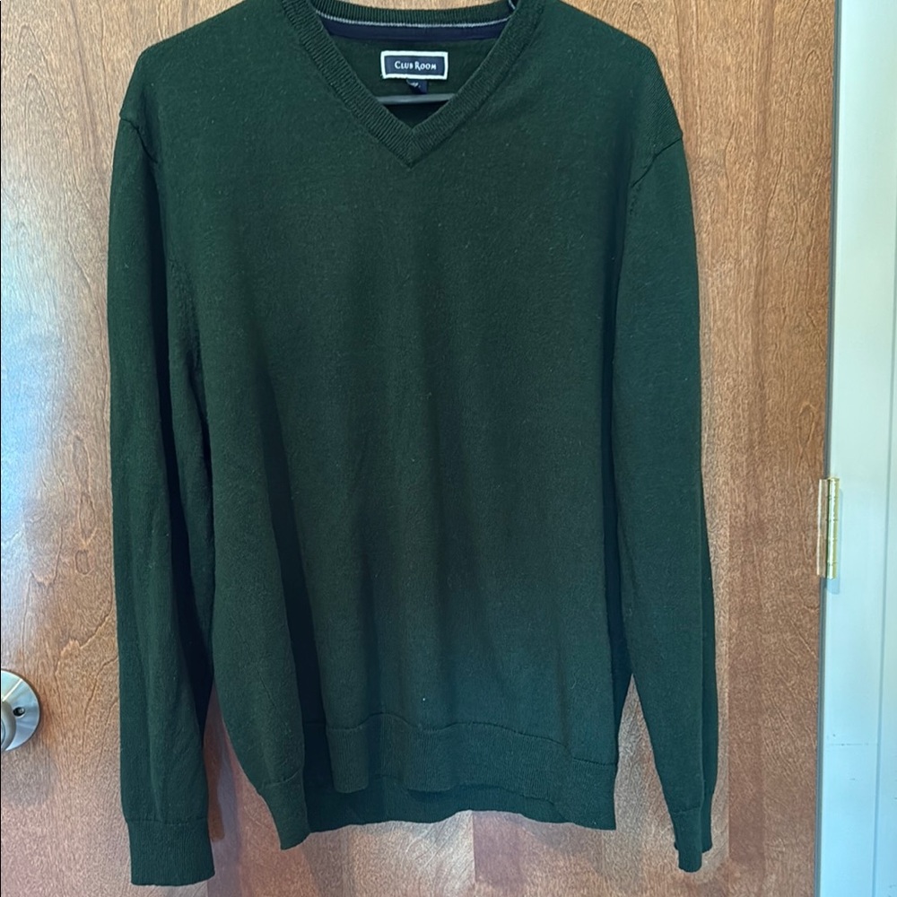 Green XL V neck Club Room sweater
